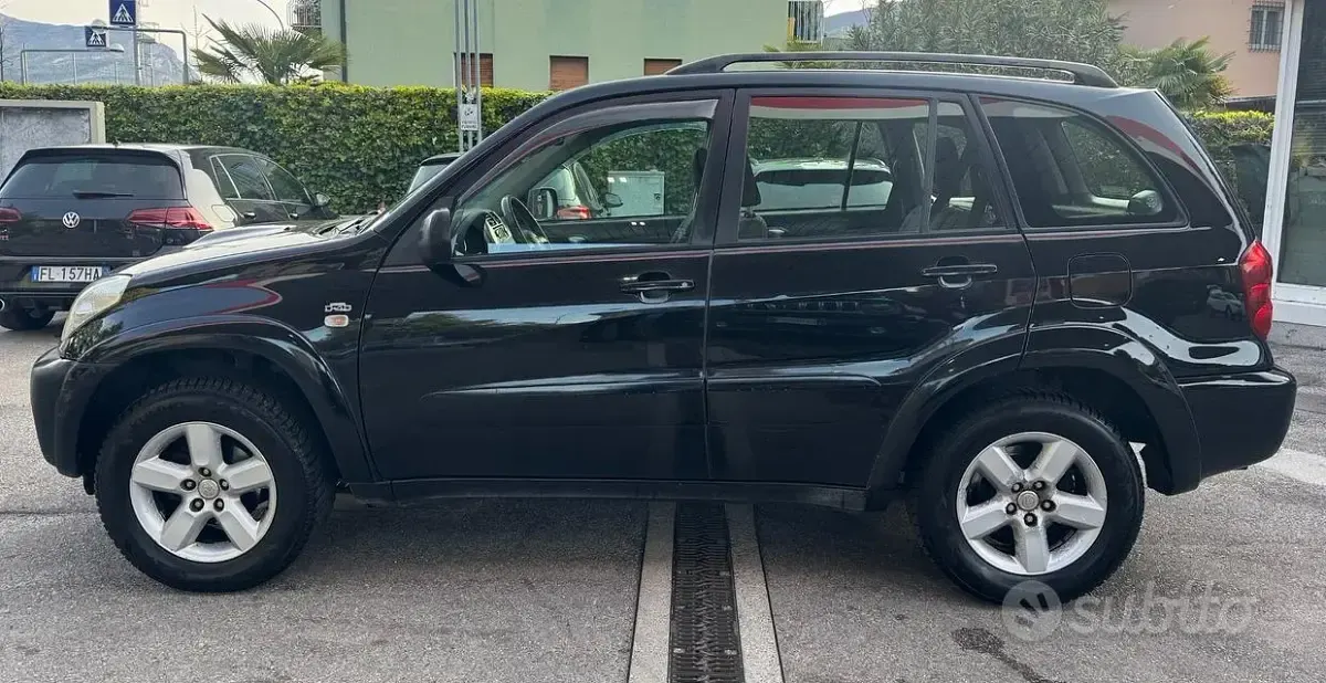 Usata Toyota RAV4 Sol 116 CV (85 kW) 2004 Nero SUV