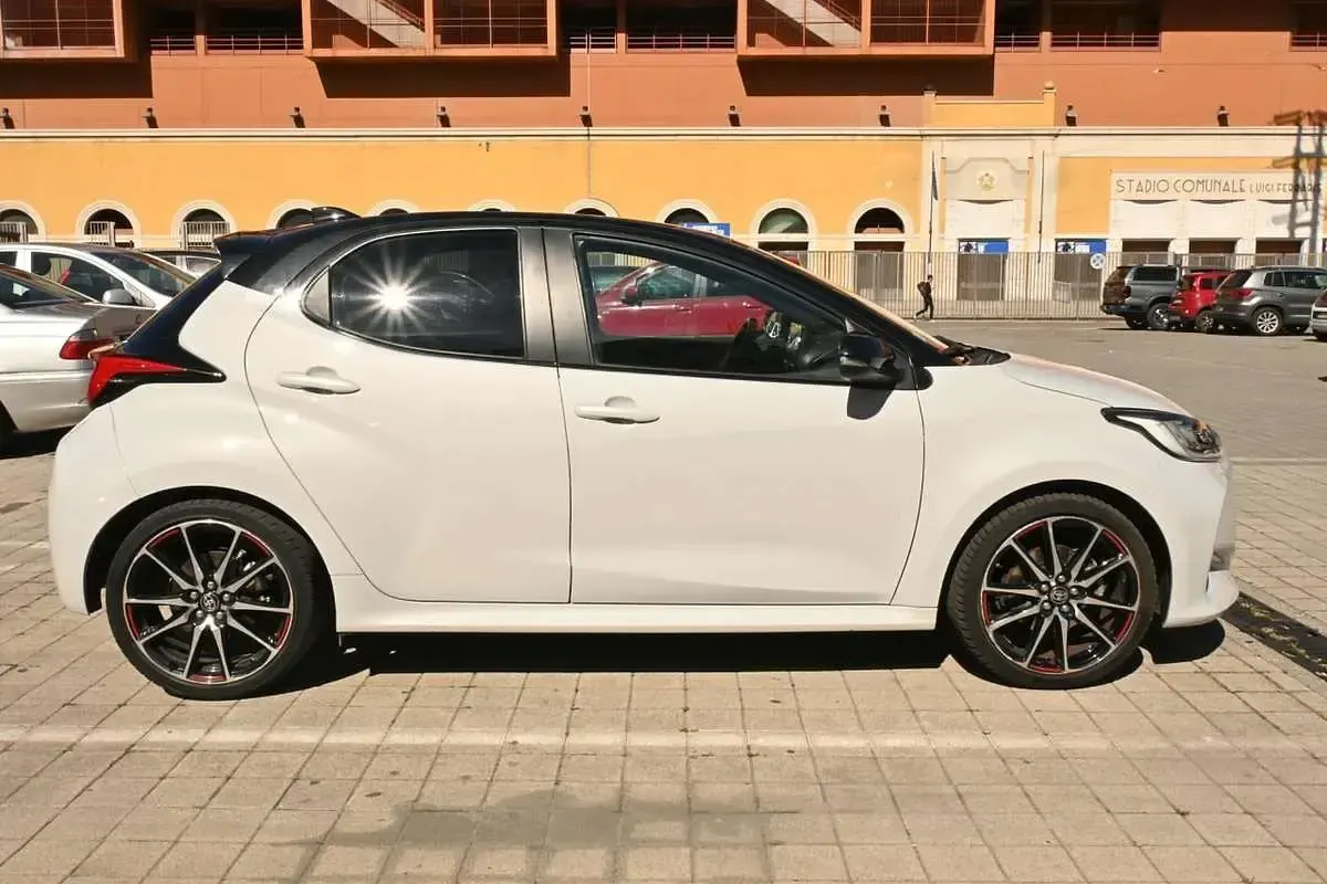 Usata Toyota Yaris Hybrid Sport 116 CV (85 kW) 2022 Berlina