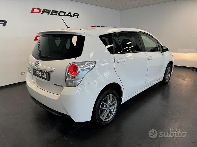 Usata Toyota Verso Active 132 CV (97 kW) 2015 Bianco Monovolume