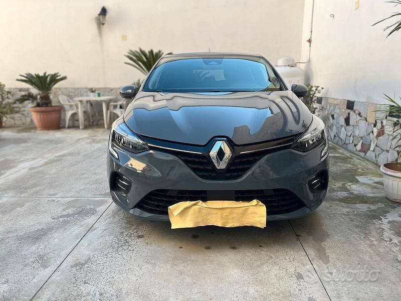 Usata Renault Clio V 100 CV (73 kW) 2021 Grigio Utilitaria