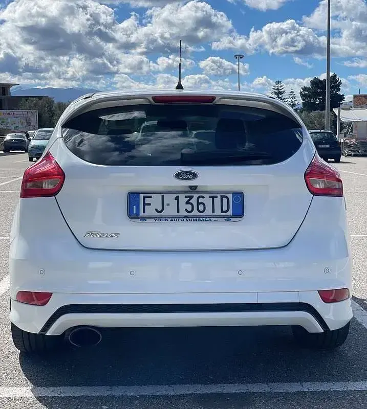 Usata Ford Focus ST-Line 125 CV (91 kW) 2017 Bianco Berlina