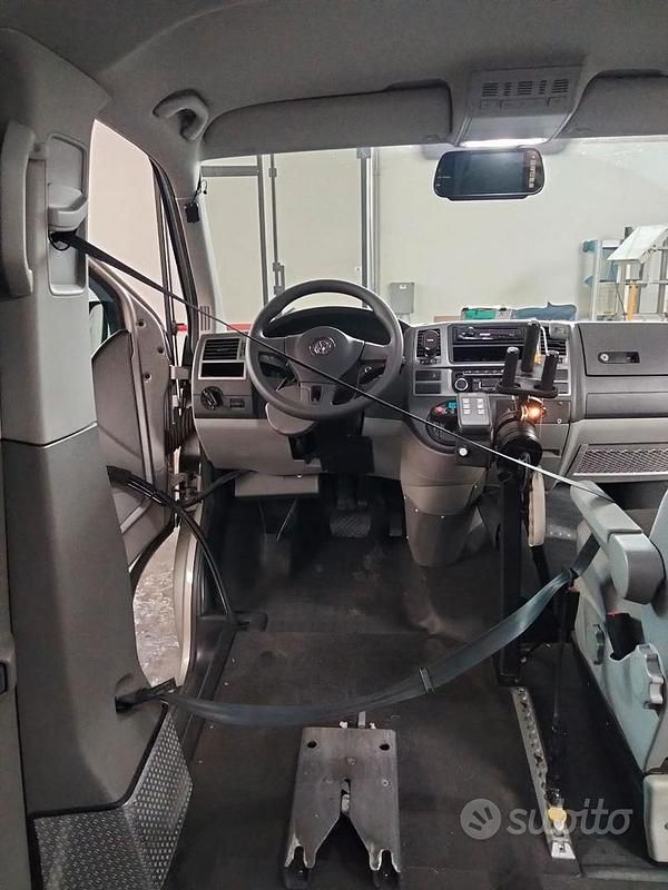 Usata VW Caravelle 140 CV (102 kW) 2015 Monovolume