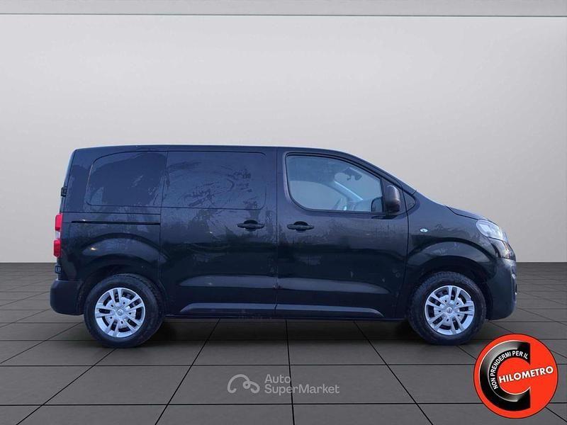 Usata Opel Vivaro Enjoy 145 CV (106 kW) 2023 Nero metallizzato Monovolume