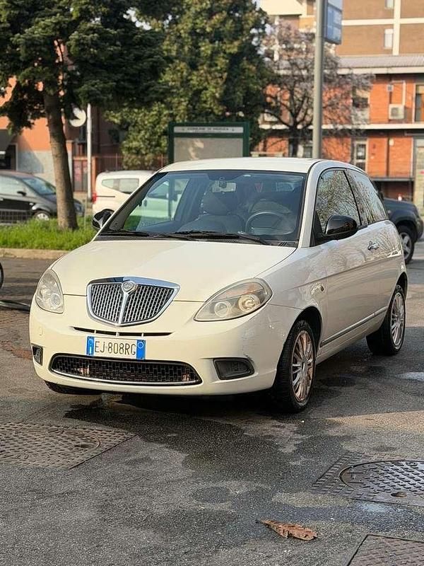Usata Lancia Ypsilon Platinum 69 CV (50 kW) 2010 Other Utilitaria