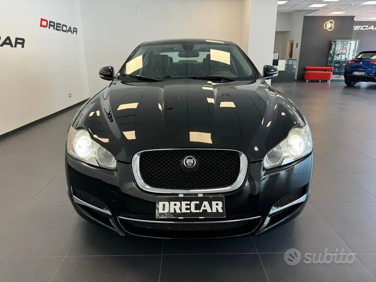 Usata Jaguar XF 275 CV (202 kW) 2010 Nero Berlina