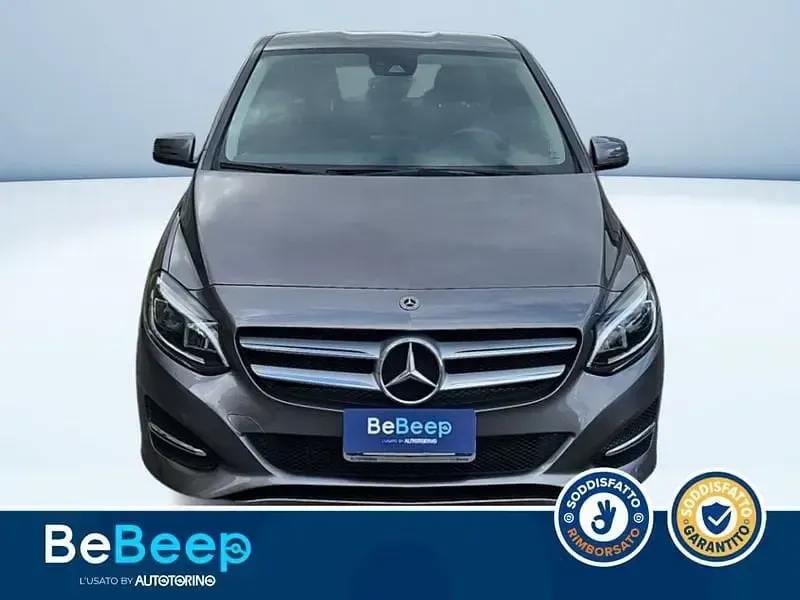 Begagnad Mercedes B200 136 HK (100 kW) 2018 Grå Minibuss