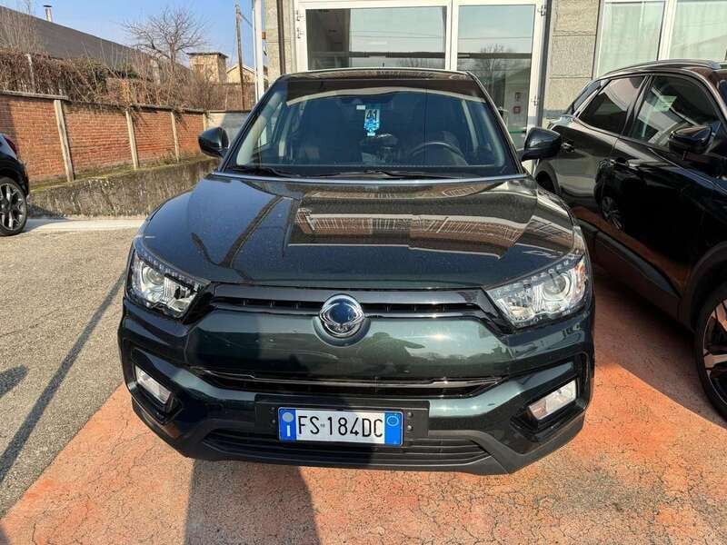 Verde scuro Usata 2018 Ssangyong Tivoli SUV | 10.950 € (Buon prezzo) - Immagine 1/4