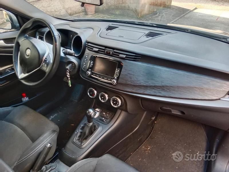 Usata Alfa Romeo Giulietta Business 120 CV (88 kW) 2019 Grigio Utilitaria