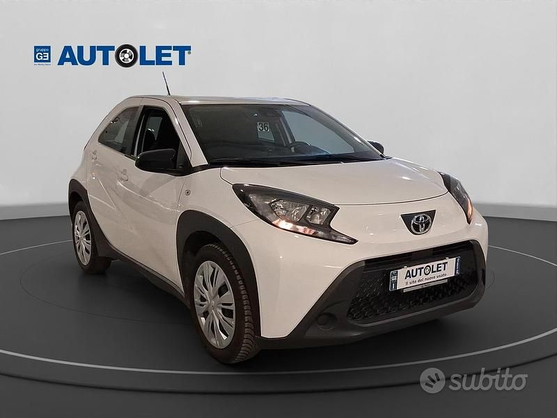 Usata Toyota Aygo X Active 72 CV (52 kW) 2022 Bianco SUV