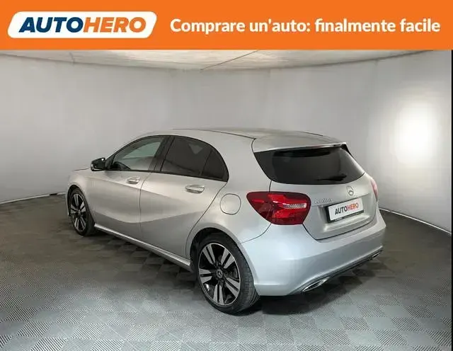 Usata Mercedes A180 Urban 116 CV (85 kW) 2018 Argento Berlina