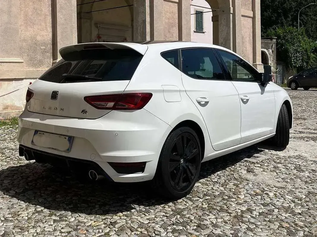 Usata Seat Leon FR 150 CV (110 kW) 2015 Bianco Berlina