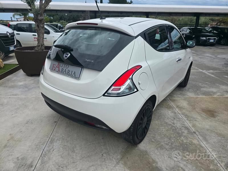 Usata Lancia Ypsilon S 69 CV (50 kW) 2022 Bianco Utilitaria