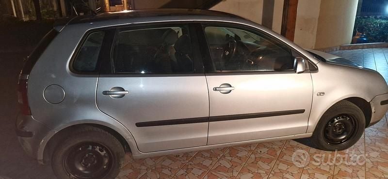 Usata VW Polo 60 CV (44 kW) 2002 Grigio Utilitaria