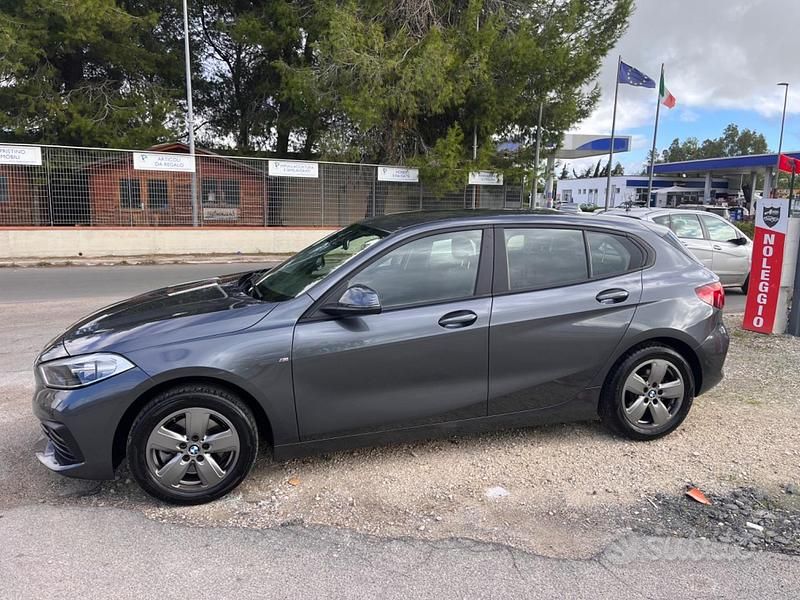 Usata BMW 116 Sport Line 116 CV (85 kW) 2020 Grigio Utilitaria