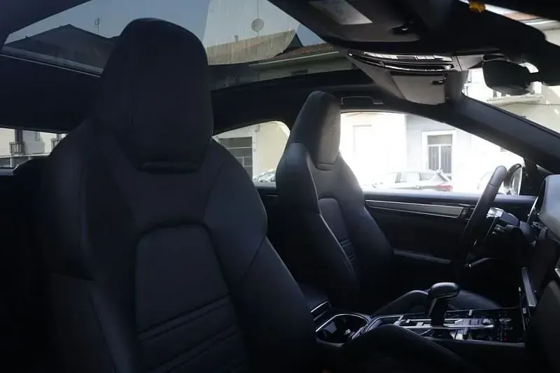 Usata Porsche Cayenne Platinum Edition 340 CV (250 kW) 2022 Nero SUV