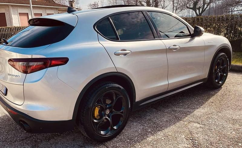 Usata Alfa Romeo Stelvio Lusso 209 CV (153 kW) 2018 SUV