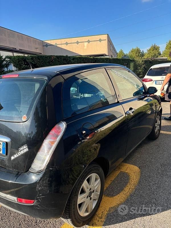 Usata Lancia Ypsilon 80 CV (58 kW) 2008 Nero Utilitaria