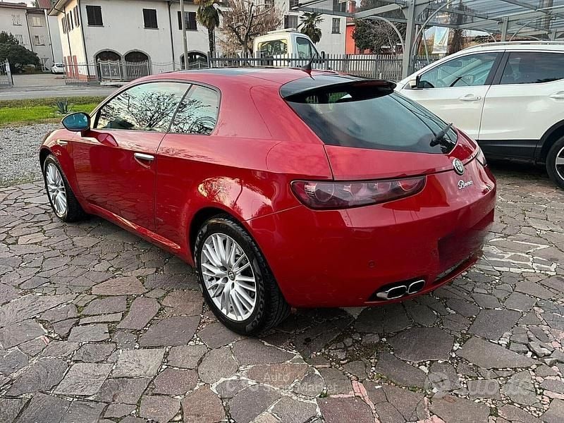 Usata Alfa Romeo Brera 210 CV (154 kW) 2009 Rosso Coupé