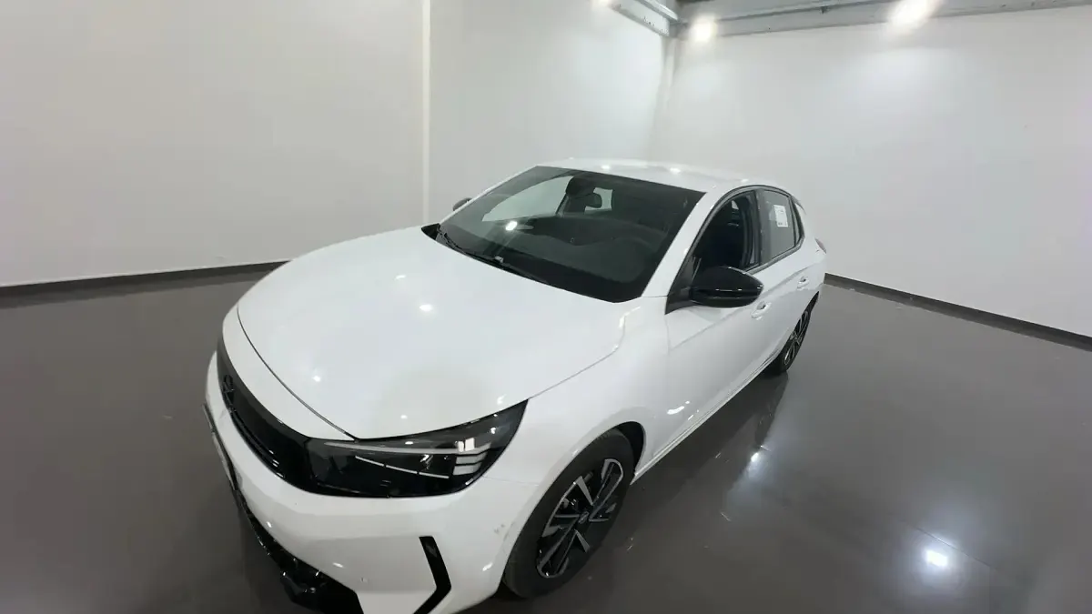 Usata Opel Corsa S 100 CV (73 kW) 2025 Arktis white Utilitaria