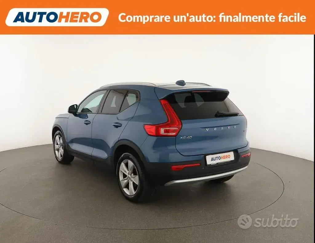 Usata Volvo XC40 Core 129 CV (94 kW) 2022 Bluazzurro SUV