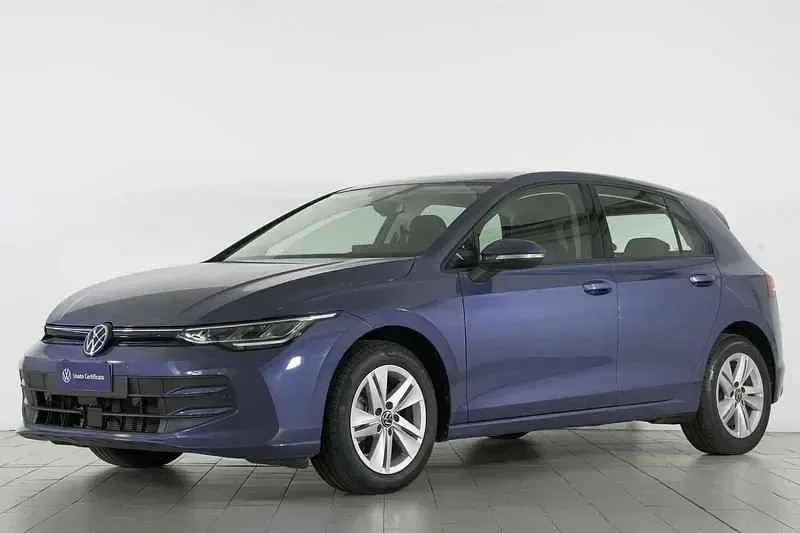 Usata VW Golf VIII Life 116 CV (85 kW) 2025 Blu Berlina