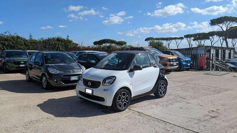 Usata Smart ForTwo Coupé 61 CV (44 kW) 2015 Bianco Utilitaria