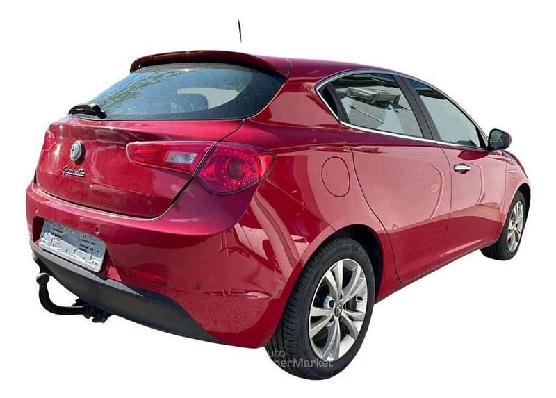Usata Alfa Romeo Giulietta Distinctive 105 CV (77 kW) 2014 Rosso Berlina