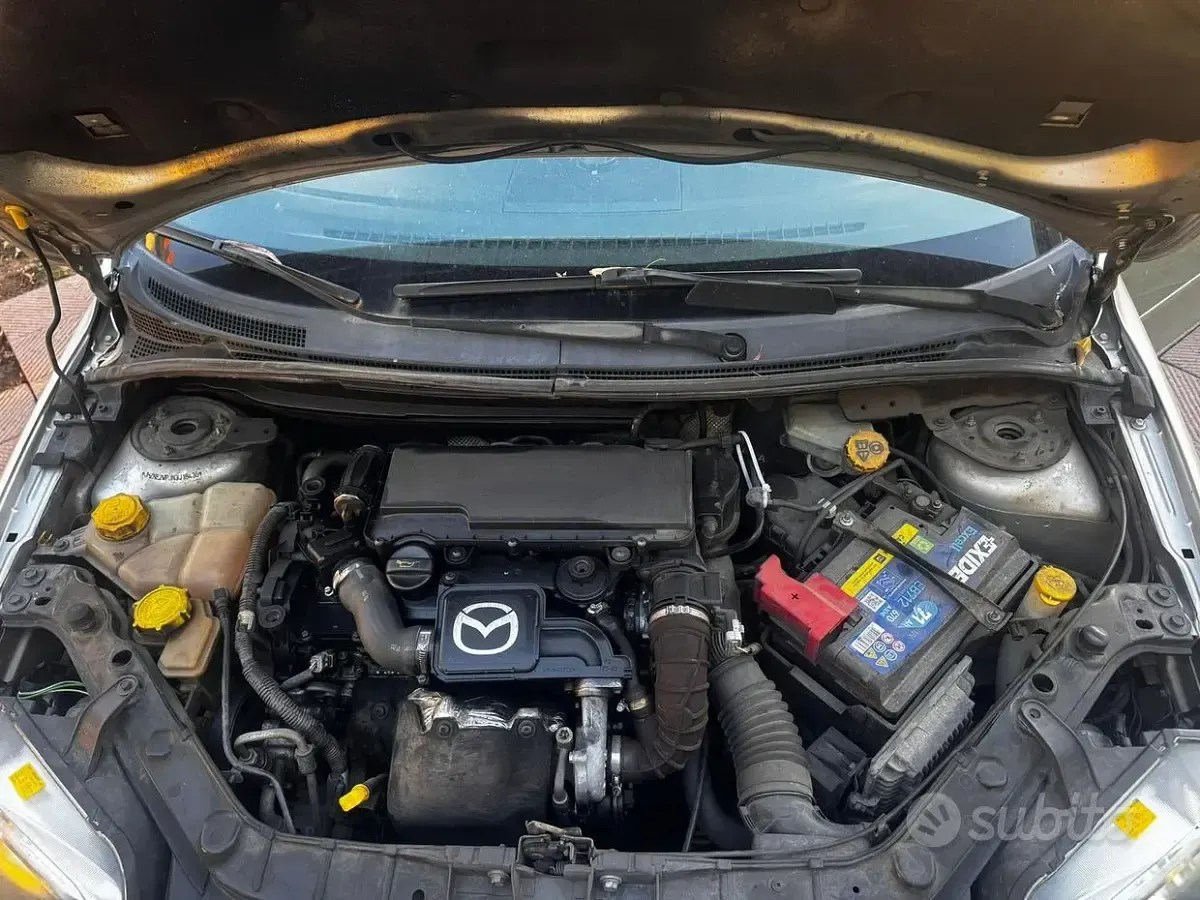 Usata Mazda 2 68 CV (50 kW) 2004 Grigio Utilitaria