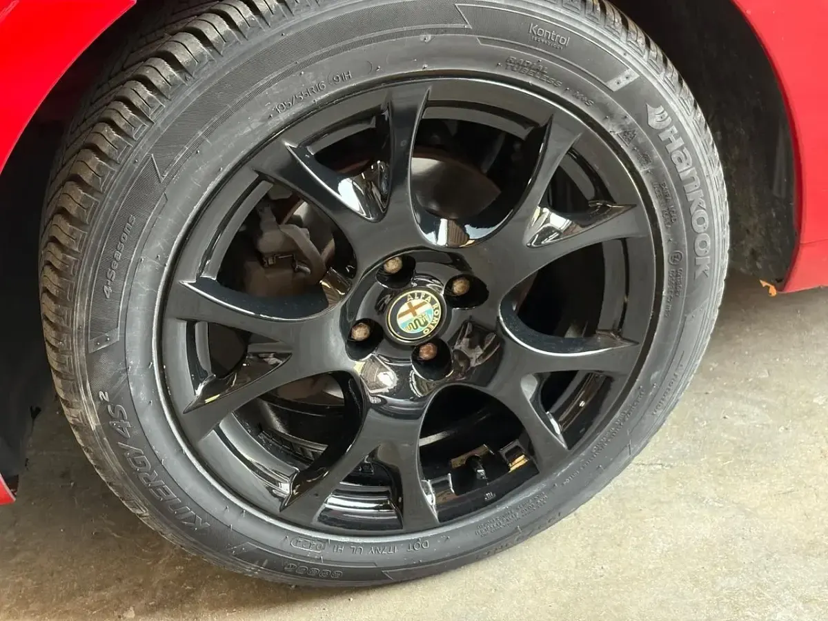 Usata Alfa Romeo MiTo Distinctive 79 CV (58 kW) 2009 Rosso Utilitaria