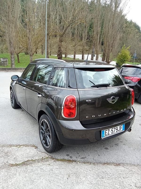 Usata Mini Cooper Countryman 111 CV (81 kW) 2015 Marrone SUV