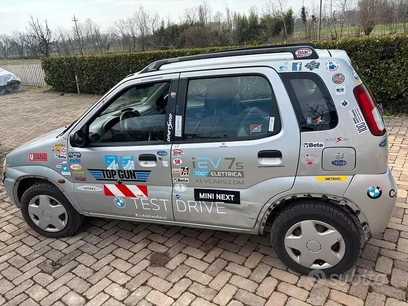 Usata Suzuki Ignis 83 CV (61 kW) 2003 Grigio Utilitaria