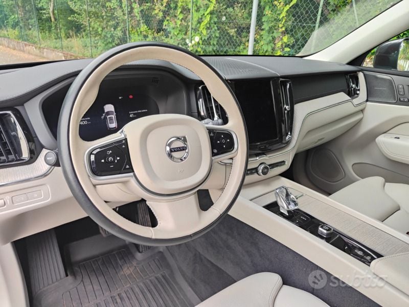 Usata Volvo XC60 253 CV (186 kW) 2021 Grigio SUV