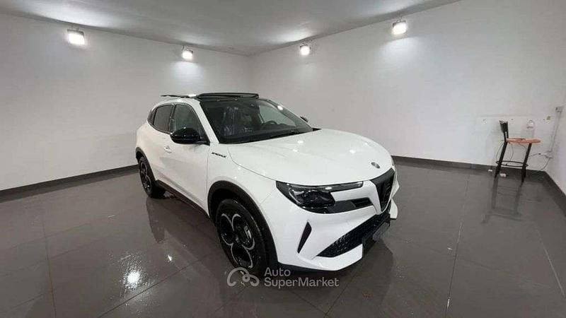 Nuova Alfa Romeo Junior Edizione Speciale 145 CV (106 kW) 2025 Bianco SUV