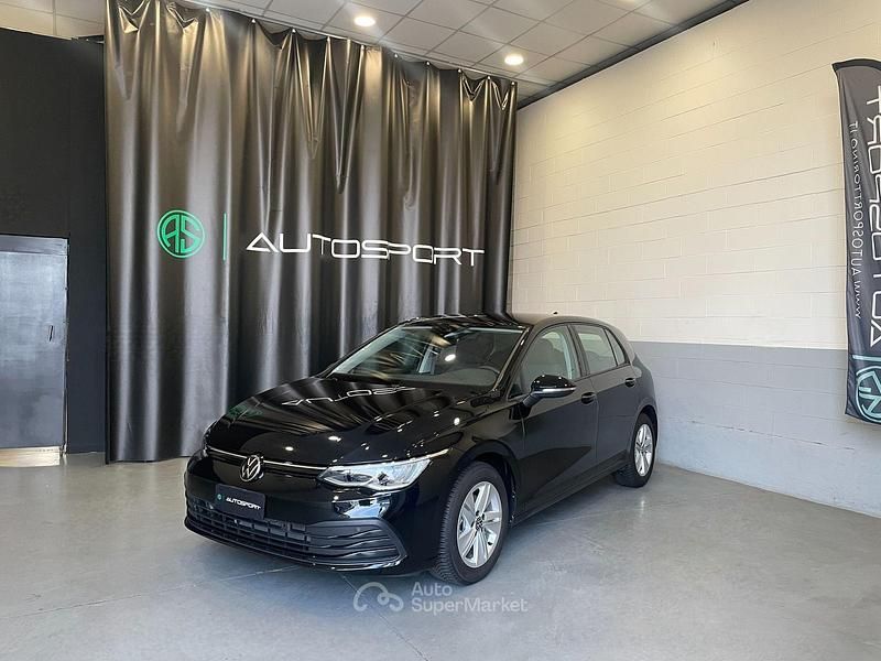 Usata VW Golf VIII Life 131 CV (96 kW) 2022 Nero Utilitaria
