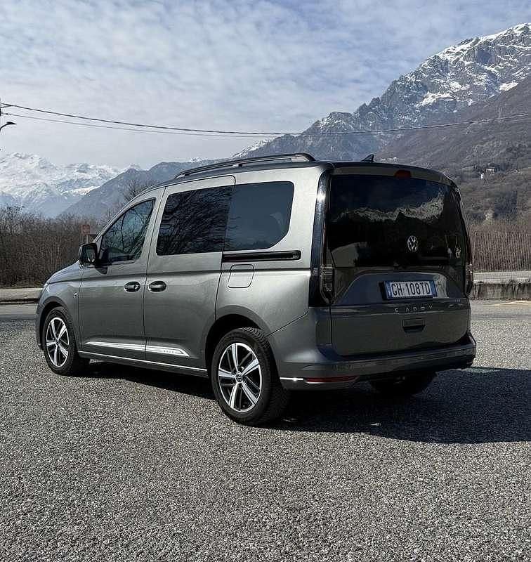 Usata VW Caddy Move 122 CV (89 kW) 2020 Grigio Monovolume