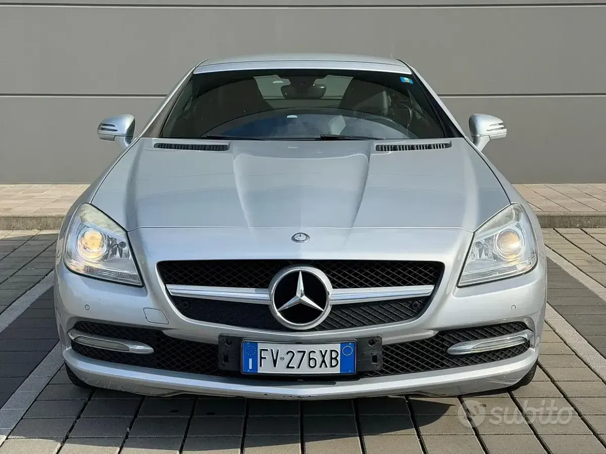 Usado Mercedes SLK200 184 CV (135 kW) 2013 Gris Descapotable