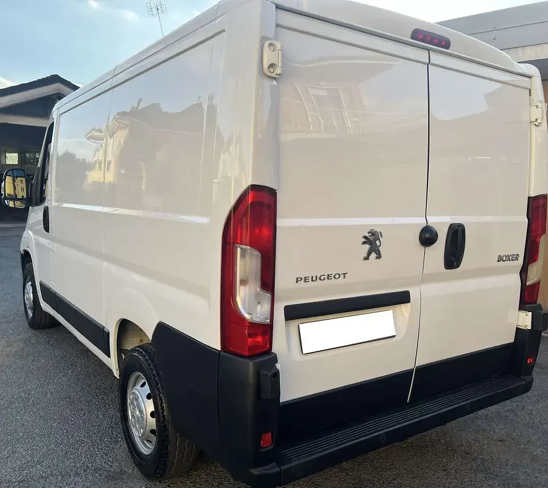 Begagnad Peugeot Boxer 140 HK (102 kW) 2020 Vit Van