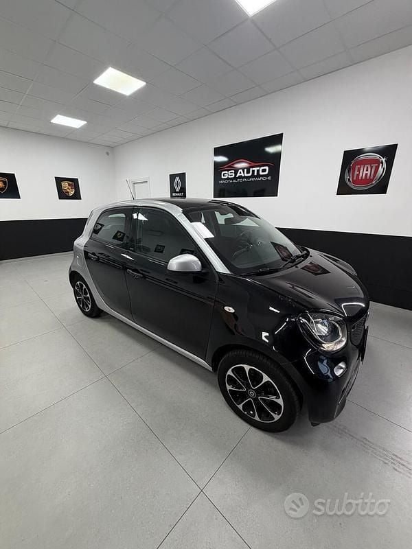 Usata Smart ForFour Passion 71 CV (52 kW) 2016 Nero Utilitaria