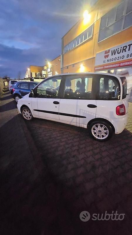 Usata 2007 Fiat Multipla Monovolume | 1000 € (Super prezzo) - Immagine 1/4