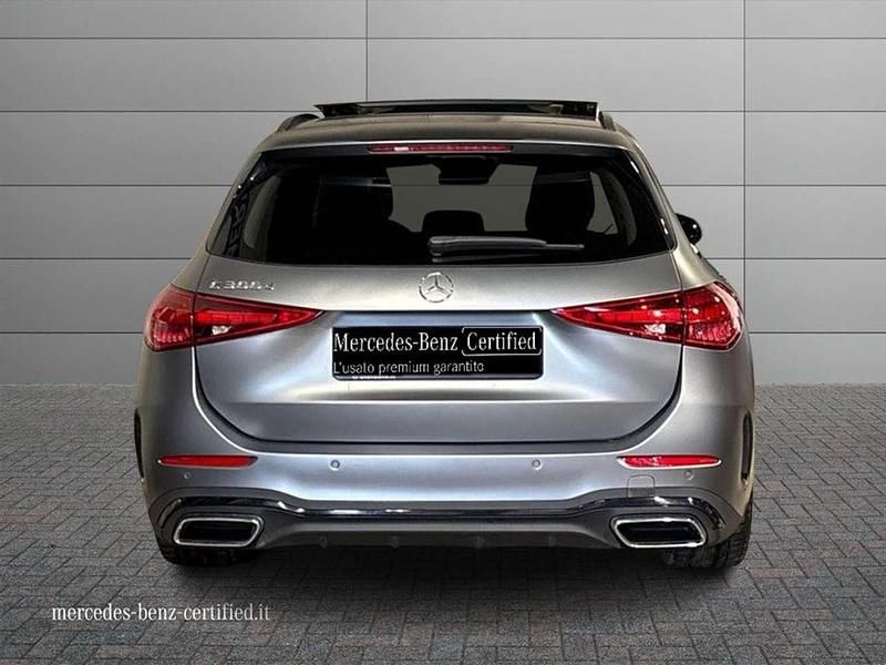 Usata Mercedes C300e Premium 265 CV (194 kW) 2022 Grigio selenite magno designo Station wagon