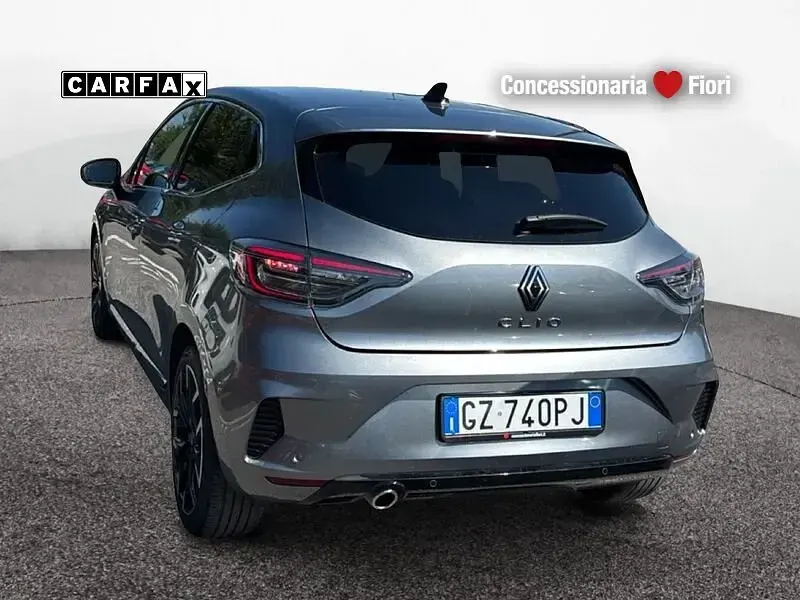 Usata Renault Clio V Techno 101 CV (74 kW) 2025 Grigio Utilitaria