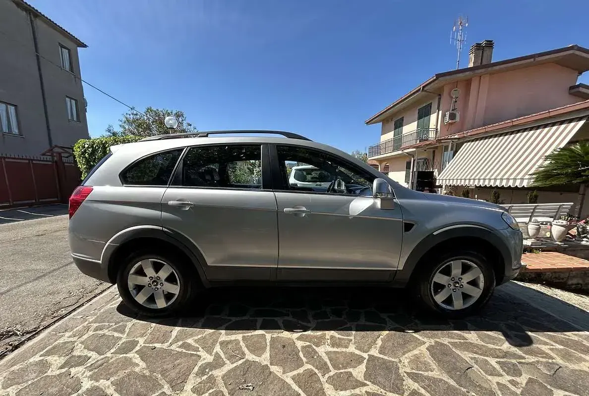 Usata Chevrolet Captiva 150 CV (110 kW) 2007 Grigio SUV