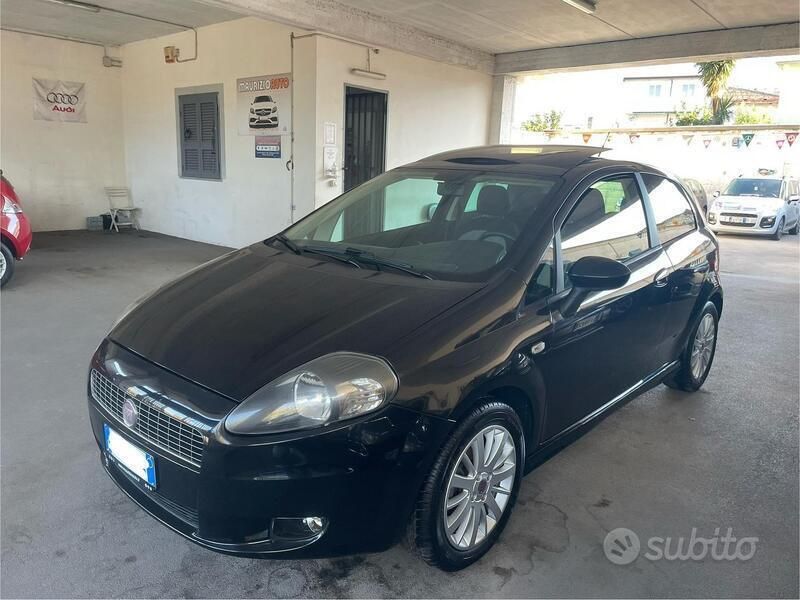 Nero Usata 2010 Fiat Punto Sport Due volumi | 3800 € (Buon prezzo) - Immagine 1/4