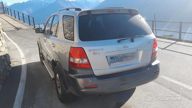 Usata Kia Carens 2004 Grigio Monovolume