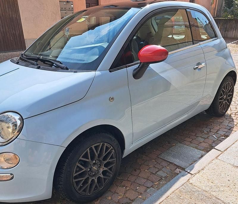 Usata Fiat 500 Lounge 101 CV (74 kW) 2009 Blu/azzurro Utilitaria