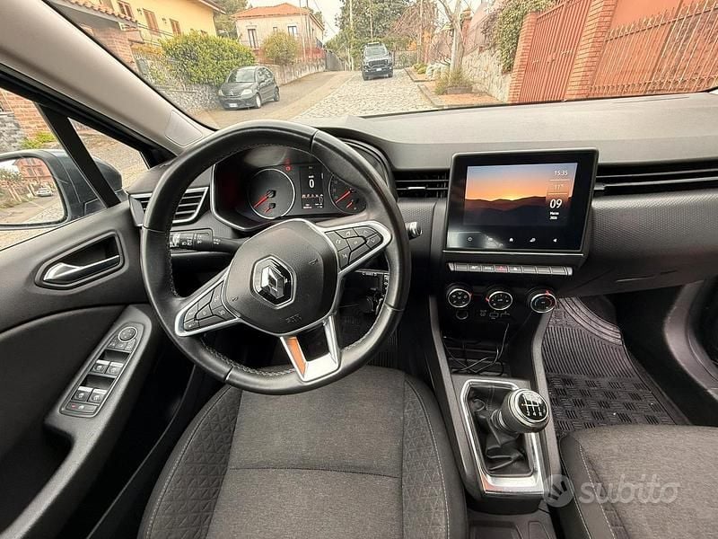 Begagnad Renault Clio V Zen 101 HK (74 kW) 2020 Grå Sedan