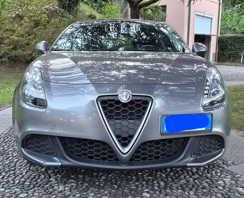 Usata Alfa Romeo Giulietta 120 CV (88 kW) 2016 Grigio Utilitaria
