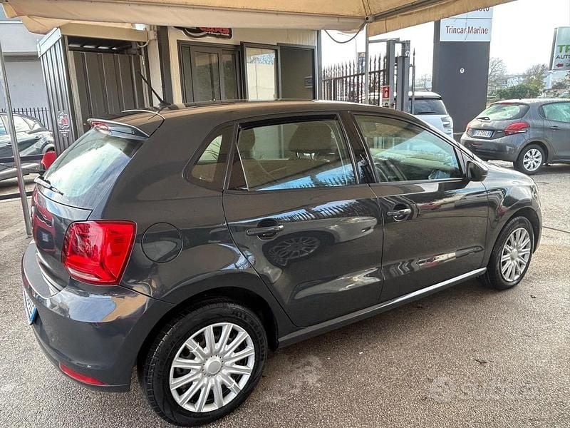 Usata VW Polo 75 CV (55 kW) 2015 Grigio Berlina