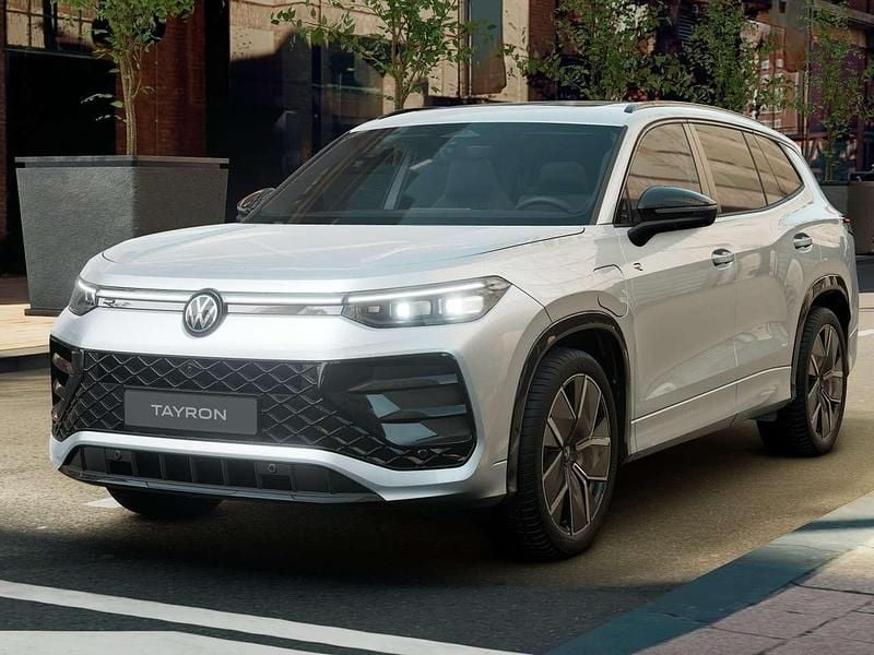 Nuova VW Tayron R-line Plus 272 CV (200 kW) 2026 Dolomite silver metallizzato SUV