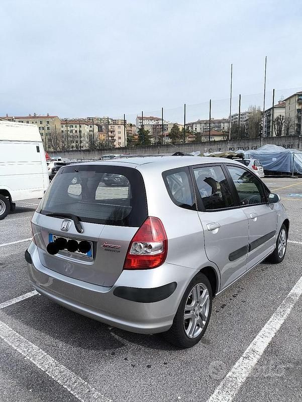 Usata Honda Jazz 83 CV (61 kW) 2004 Grigio Utilitaria